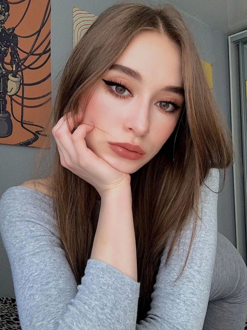 Проститутка СПб Юля +7(981)136-33-84 метро Площадь Ленина